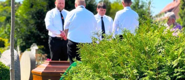 Beisetzung im Sarg Bestattungshaus Lesch Hannover Erdbestattung